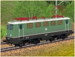 Elektrolokomotive 141 008 in gr�ner Farbgebung mit silbernen Dach der DB in Epoche IV