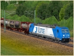 E-Lok 185 529 der LTE mit Containertragwagen beladen mit Tankconatainern