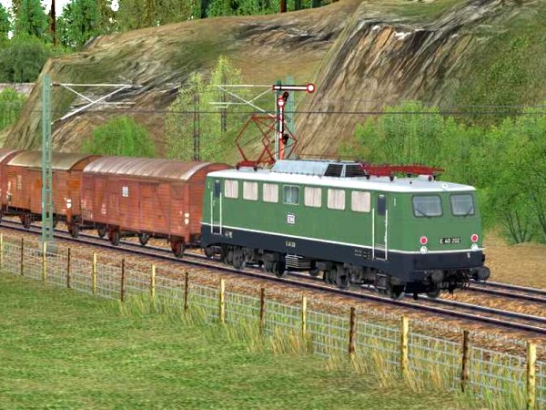 G&uuml;terzug-Set der DB in Epoche III mit gedeckten G&uuml;terwagen und E40 / E40.11 (SK2722 )