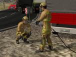 Feuerwehrm�nner mit Hydrauliks