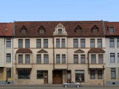 Altbauten mit Erkern und Gesch�ften